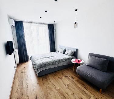 Yavory Apartment | Family-Friendly Stay at Novobud Zelena in Sykhivska