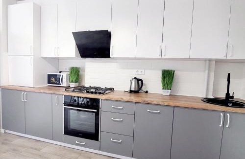Yavory Apartment | Modern Comfort Near Avtovokzal with 9/10 Guest Rating