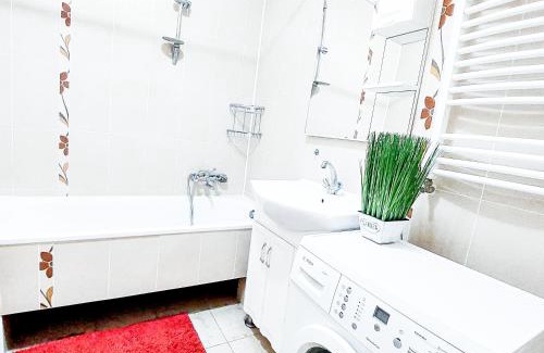 Yavory Apartment | Modern 2-Room Apartment on Vernadskogo Street
