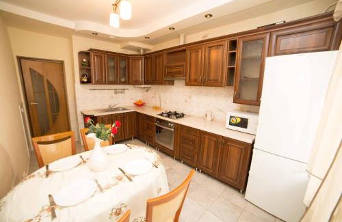 Yavory Apartment | Modern 2-Room Apartment on Vernadskogo Street