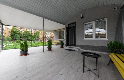 Uzhhorod Apartment | Cozy Smart Apartments LеГо - Family Friendly, Rated 10/10