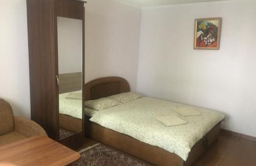 Chernovtsy House | Comfortable Rooms with Parking - Rated 8.4/10 by Guests