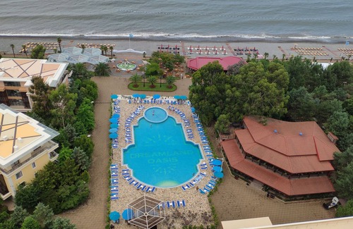 Chakvi Apartment | Oasis Escape: Pet-Friendly Luxury Retreat for Families