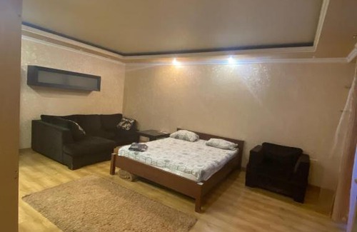 Pervomayskoye Apartment | Cozy Studio Apartment with Panoramic Balcony Near Lenin Square