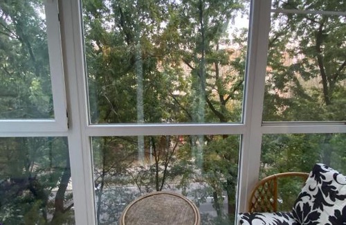 Pervomayskoye Apartment | Cozy Studio Apartment with Panoramic Balcony Near Lenin Square