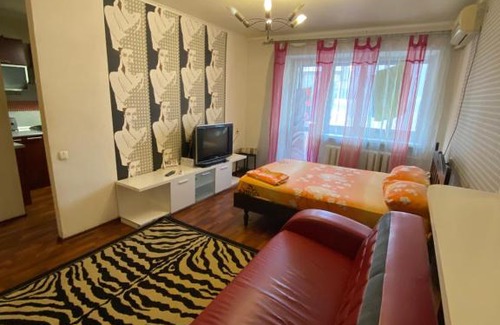 Pervomayskoye Apartment | Top-Rated Child-Friendly Room at Ильича 7 for You