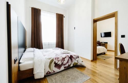 Stryi Hotel | Discover Opal: Guest Rated 8.7 with Family-Friendly Dining