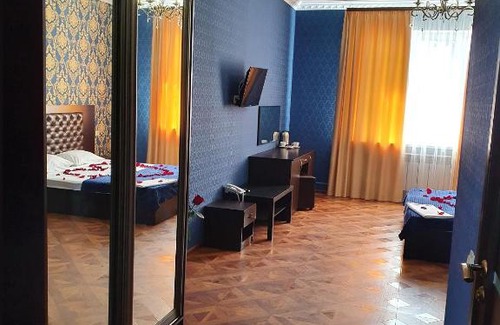 Rostov-on-Don Hotel | Pet-Friendly Getaway at Oscar with Breakfast Included