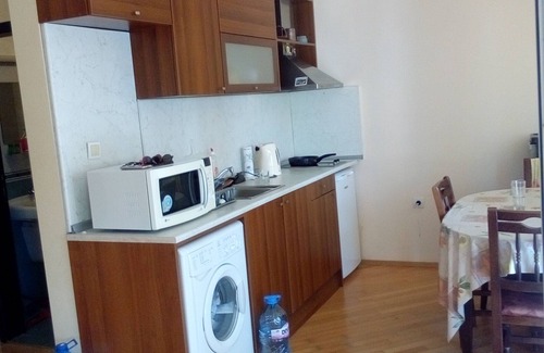 Sveti Vlas Apartment | Relax by the Gentle Whisper of Ocean Waves