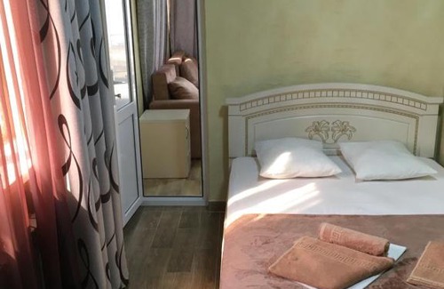 Vityazevo Hotel | Cozy Отель Вачиан: Pet-Friendly Retreat for Families