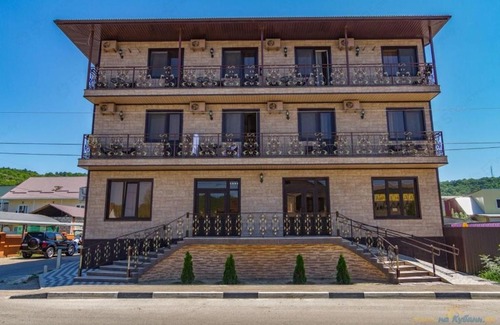 Bzhid Hotel | Villa Solntsa: Guest Rated 10/10 with Pool & Breakfast