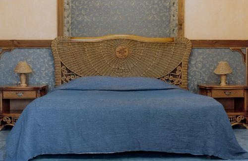 Vyshhorod Hotel | Welcoming Вышеград: Pet-Friendly with Pool & Dining Options