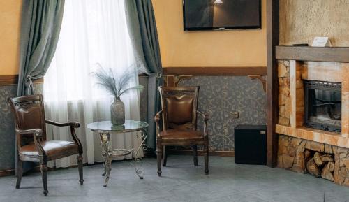 Vyshhorod Hotel | Welcoming Вышеград: Pet-Friendly with Pool & Dining Options