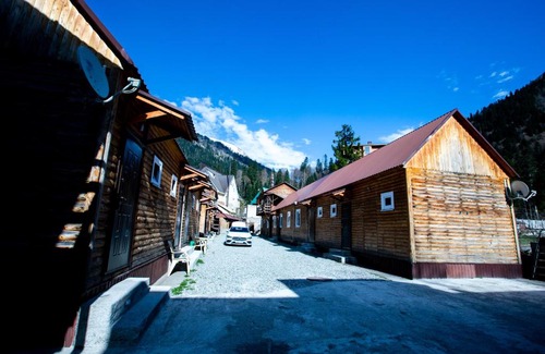 Dombay Hotel | Discover Hotel "Лесная Сказка" with Hot Tub & Breakfast