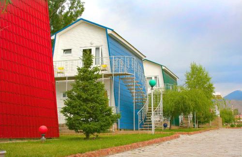 Bosteri Resort | Cozy Getaway at Пансионат Мармелад Иссык-куль with Ocean View