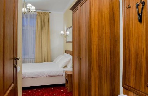 Cherepovets Hotel | Discover Отель МашБах: Pet-Friendly with Breakfast Included