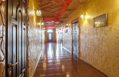 Omsk Hotel | Budget-Friendly Stay at Отель ОБИШИР with Hot Tub & Breakfast