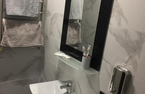 Kirovograd Hotel | Family-Friendly Hotel Переулок средний 16 with Pet Amenities