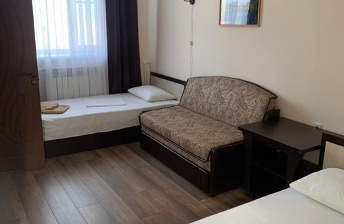 Boguchar Hotel | Budget-Friendly Stay at Отель Тихий Дом - Rated 9/10!