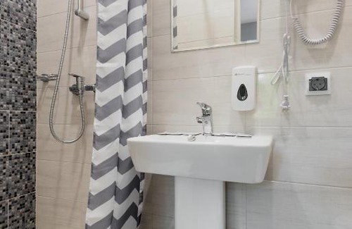 Kaliningrad Hotel | Budget-Friendly Stay at Отель ШЕРЛОК with Breakfast Included