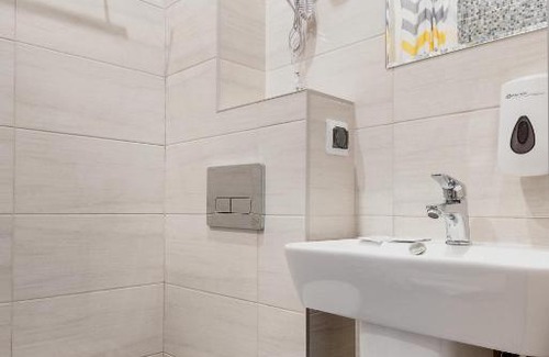 Kaliningrad Hotel | Budget-Friendly Stay at Отель ШЕРЛОК with Breakfast Included
