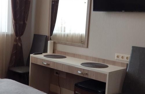 Severodvinsk Hotel | Guest Rated 9/10: Hotel Южная 35 with Kitchen Amenities