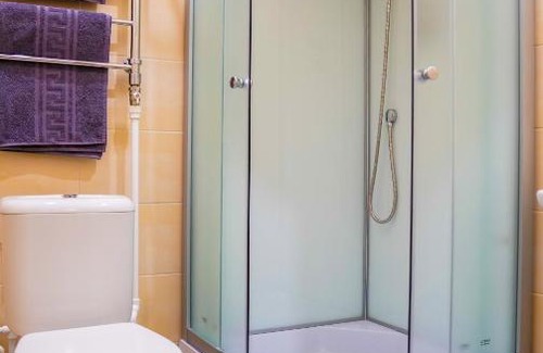 Severodvinsk Hotel | Guest Rated 9/10: Hotel Южная 35 with Kitchen Amenities