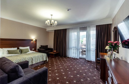 Kabardinka Hotel | Inviting Отель Южные Ночи: 4-Star Comfort with a Pool