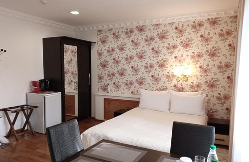 Irkutsk Hotel | Discover Hotel Modul: Family-Friendly with Breakfast Included