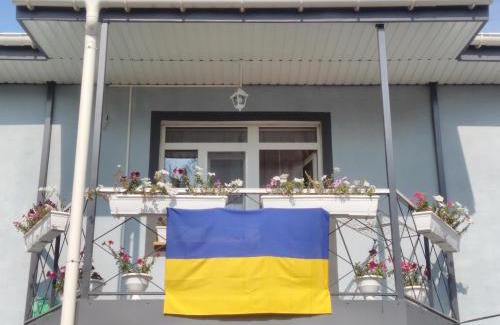 Cherkasy House | Pet-Friendly Retreat at Swallow House - Rated 9/10 by Guests