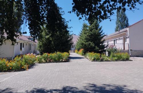 Korumdu Hotel | Pet-Friendly Retreat at Пансионат Нептун for Families