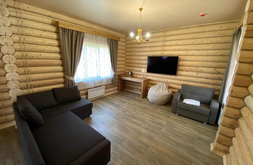 Krasnoslobodsk Hotel | Discover Бобры Park Hotel: Pool, Breakfast & Hot Tub