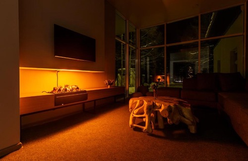 Baykalsk Hotel | Discover Парк-Отель "Соболинка": Guest Rated 9/10 with Hot Tub