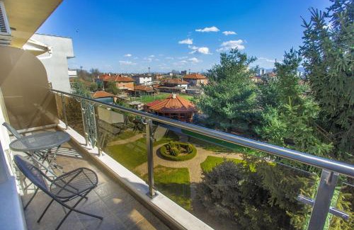 Parvenets Hotel | Discover Парк-Хотел Клементина: Breakfast & Family Friendly