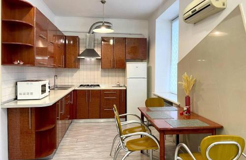 Petrovskoye Apartment | Discover Площадь Павловская: Family-Friendly Retreat