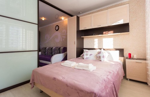 Ufa Apartment | Guest Rated 10/10: Chernikovka Deluxe with Pool & Hot Tub
