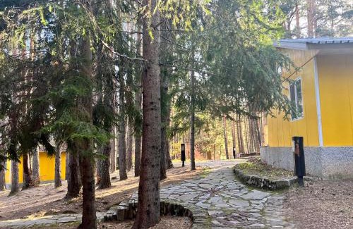 Gotse Delchev House | Family-Friendly Retreat at Почивна база Пиринпласт