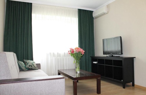 Anapa Apartment | Mesmerizing Fountains: Guest Rated 10/10 Experience