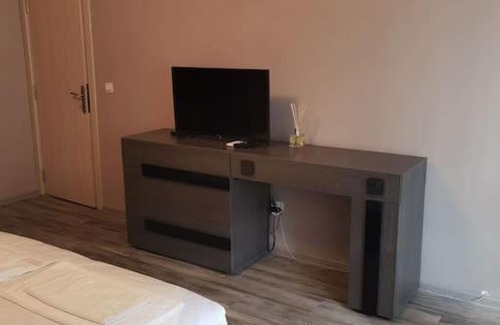 Ovcha Kupel Apartment | Cozy Apartment in Sofia: Pet & Child Friendly Retreat