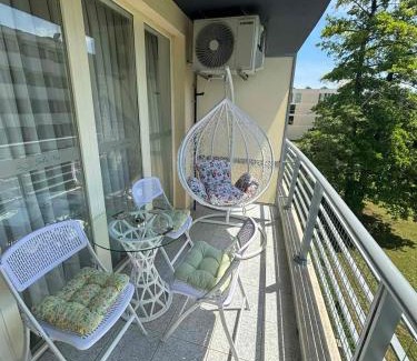 Chaika Apartment | Cozy Studio with Pool and Oceanfront Views for Families