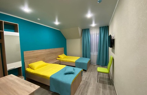 Perevolotskiy Hotel | Budget-Friendly Grand Oasis: Breakfast & Family Amenities