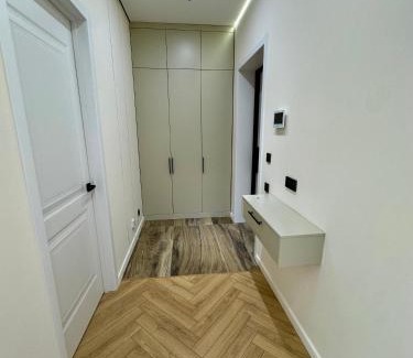 Almaty Apartment | Просторный 3-х комнатный апартамент в центре Алматы, Mega Park Arbat