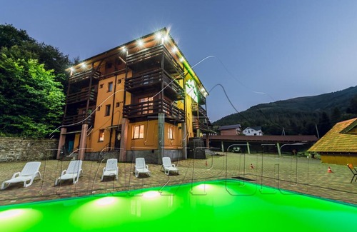 Podobovets Hotel | Discover ПІД МАГУРОЮ: Pet-Friendly Oceanfront Retreat
