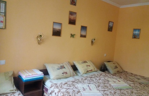 Adler City Centre House | Oceanfront Paradise: Райский дворик Awaits You!
