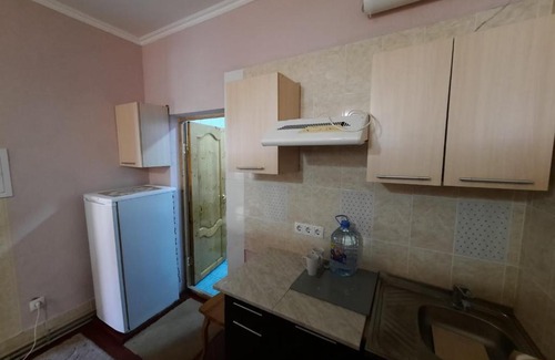Adler City Centre House | Oceanfront Paradise: Райский дворик Awaits You!