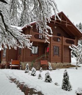 Snidavka House | Paradise Retreat: Guest Rated 9.8 & Family Friendly!