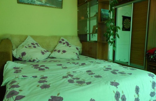 Storozhnytsya Apartment | Discover "Ранчо": Oasis with Pool, Garden & Terrace