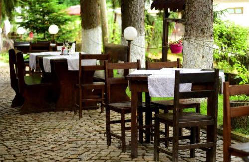 Malko Tarnovo Hotel | Pet-Friendly Retreat at РИБАРНИКЪ with Family Amenities