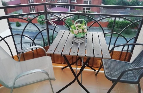 Gelendzhik Apartment | Romantic Oceanfront Studio with Breakfast & Hot Tub