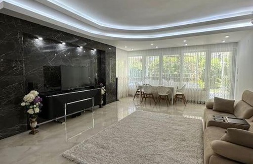 Konakli Apartment | Beachfront Villa Retreat with Pool and Pet-Friendly Amenities